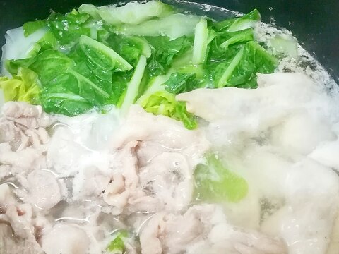 白菜と手羽先と豚薄切り肉の水炊き☆ポン酢風味